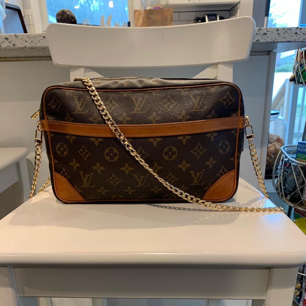 Louis Vuitton Compiegne 28 Crossbody